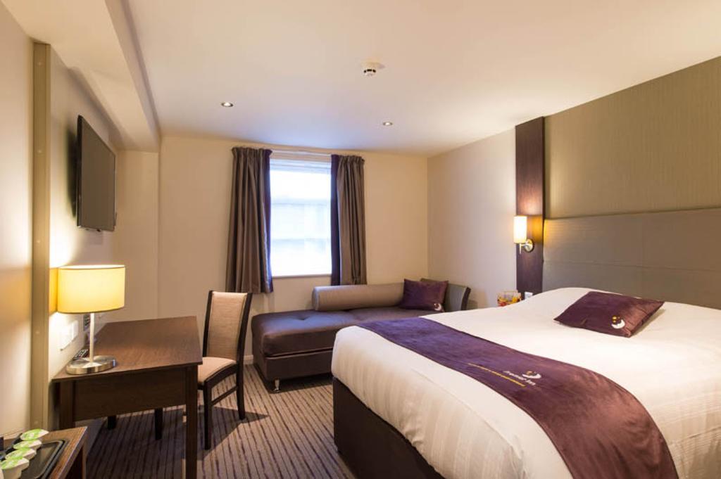 Premier Inn Fort William Exterior photo