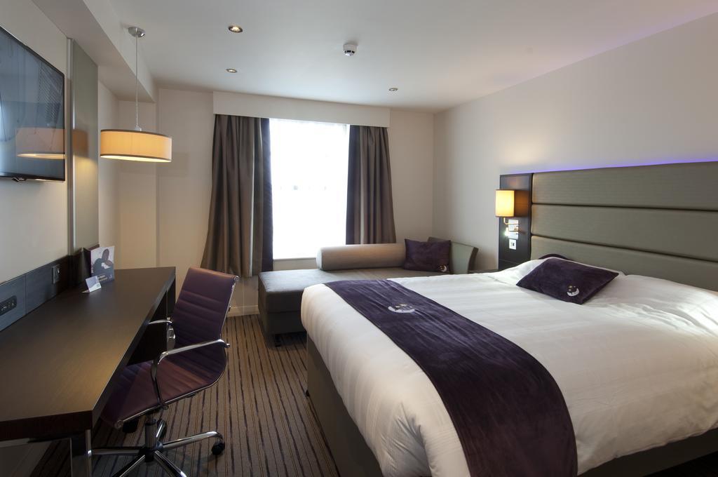 Premier Inn Fort William Exterior photo