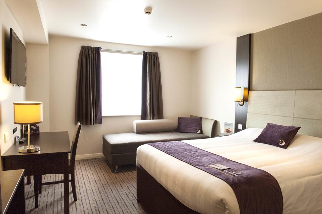 Premier Inn Fort William Exterior photo