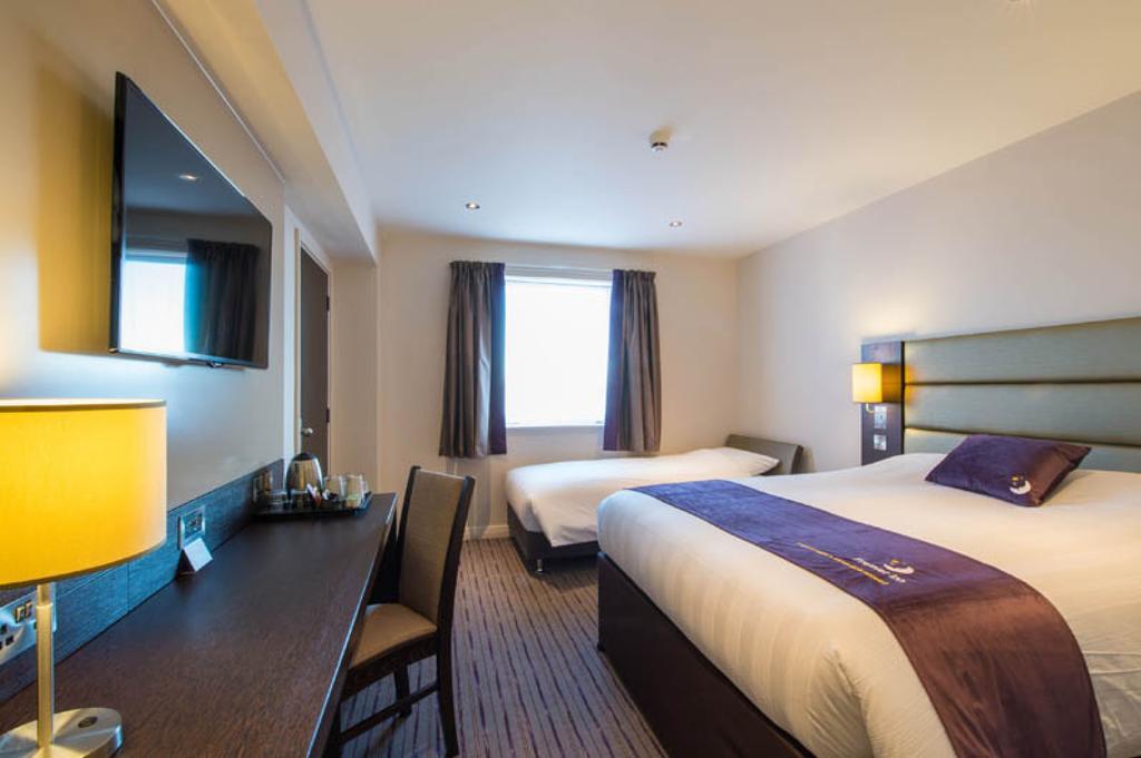 Premier Inn Fort William Exterior photo