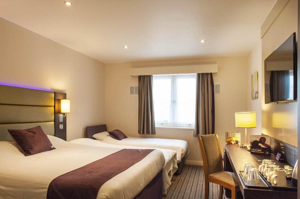 Premier Inn Fort William Exterior photo