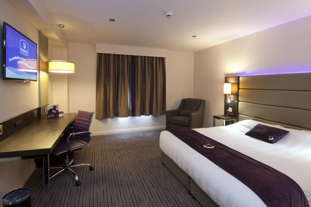 Premier Inn Fort William Exterior photo
